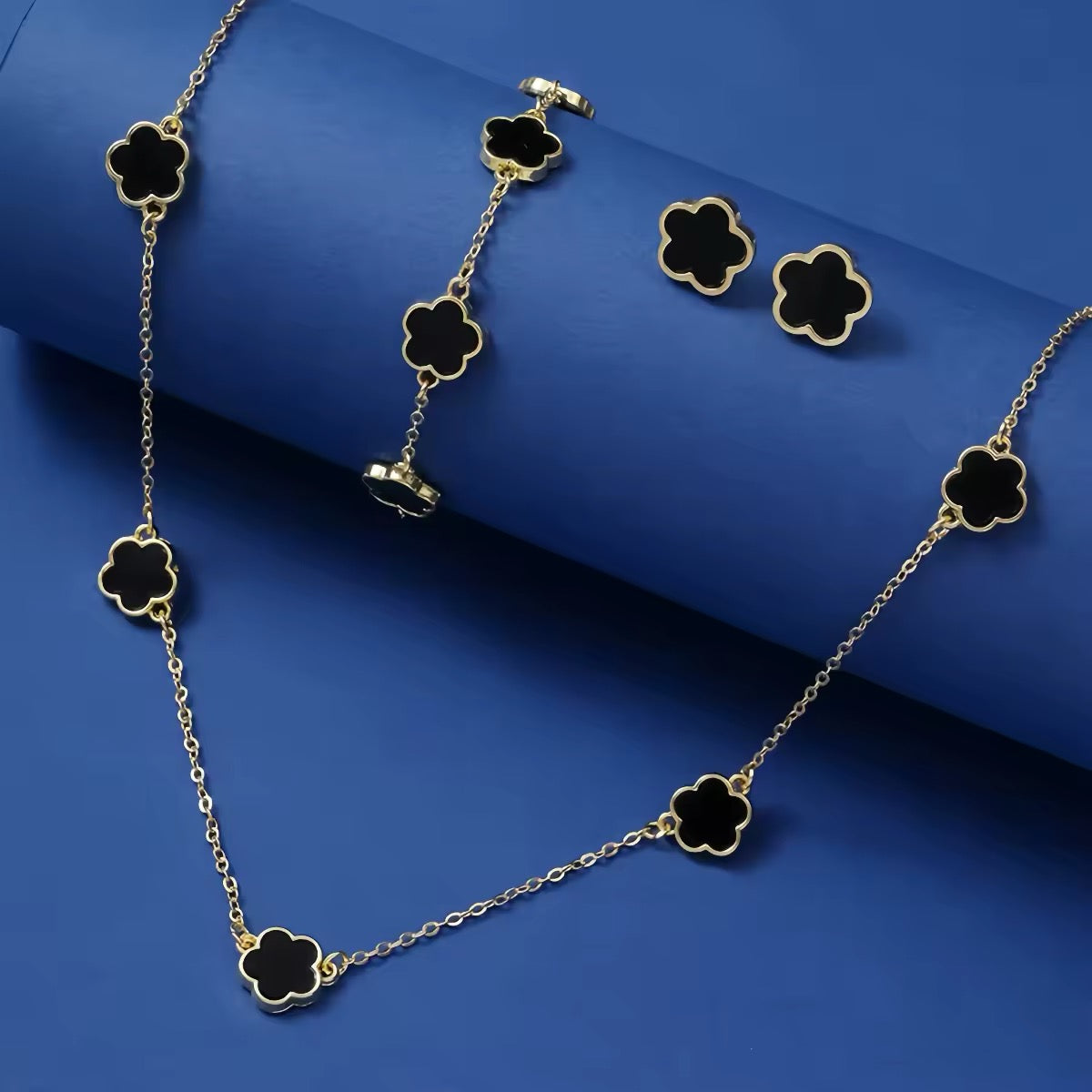 Lucky Five-petal Flower Five-leaf Clover Bracelet Earrings Necklace Three-piece set